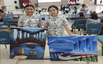 Sambut Hardiknas 2026, Dua Siswi SMAN 2 Manado Wakili Sekolah di Lomba Melukis Tingkat Provinsi